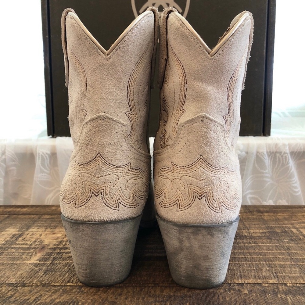 Ariat ~ Size 7 ~ Chandler Boots ~ White Cloud Suede - Picture 6 of 14